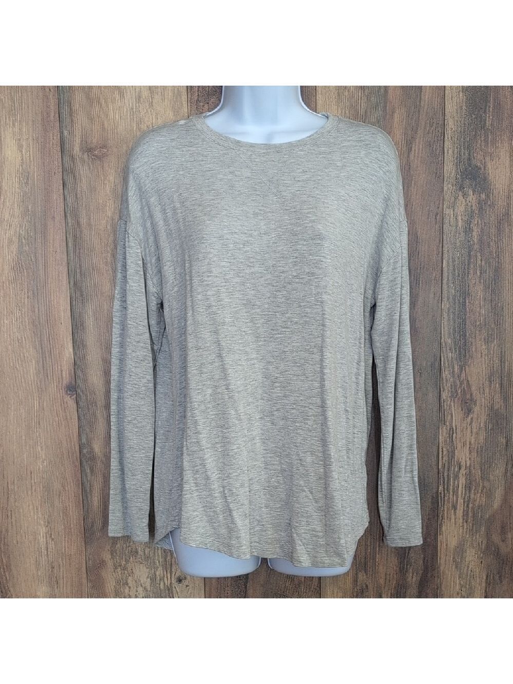 Time and Tru Women's Gray Layering Long Sleeve Tee S                        R105